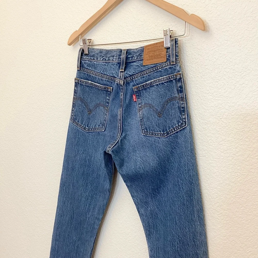 Levi’s Wedgie W23 Premium Icon Women’s Ankle Jeans Distressed 22861-0107